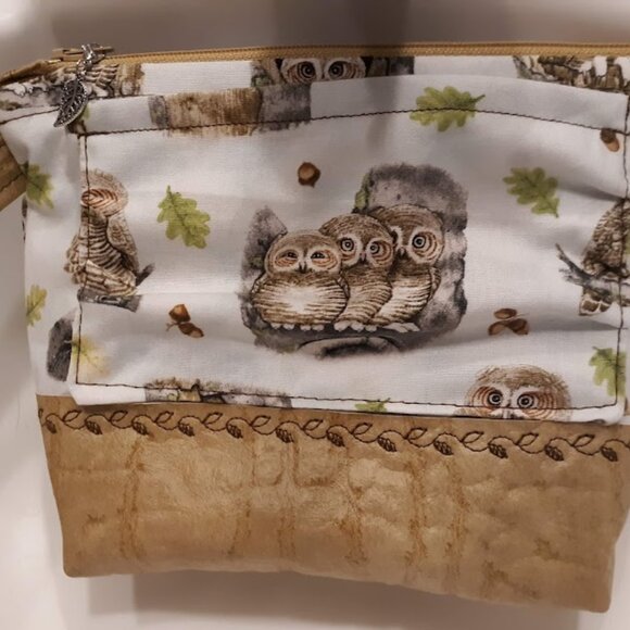 New Owls & Vinyl Clutch travel Hanging Clutch make-up bag Brown 9" Wristlet - Picture 1 of 7